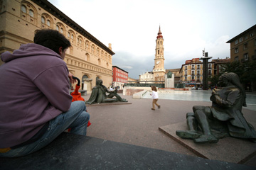 Monumento a Goya en la Plaza del Pilar