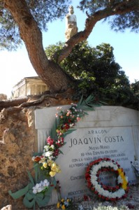 Mausoleo Joaquín Costa