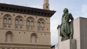 Monumento a Goya en la Plaza del Pilar