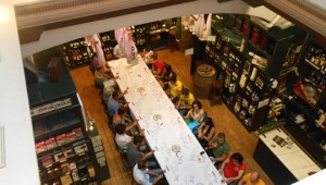 Impresionante cata de vinos.