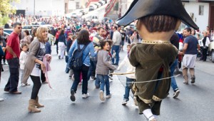 ¡Cuidado con los Cabezudos! (Fotografía cedida por Zaragoza Cultural. Autor Tino Gil).