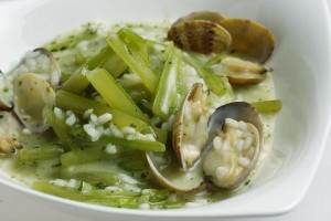 Borraja con arroz y almejas